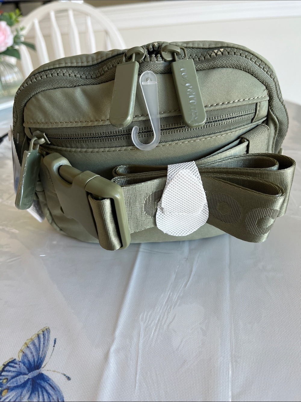 Crocs Classic Belt Bag/Crossbody bag - Picture 4 of 15